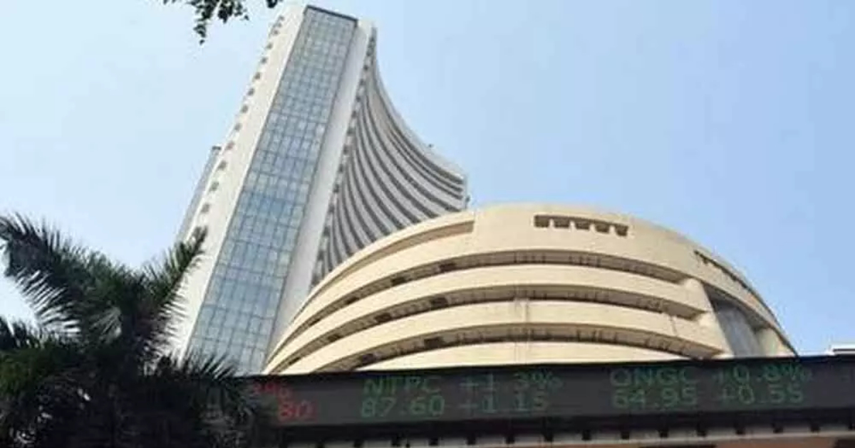 Sensex plunges 798 points; IT, banking stocks slump